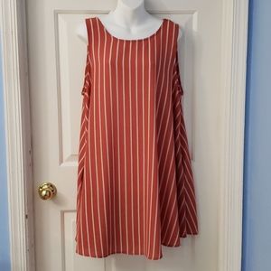 Lightweight summer dress with pockets